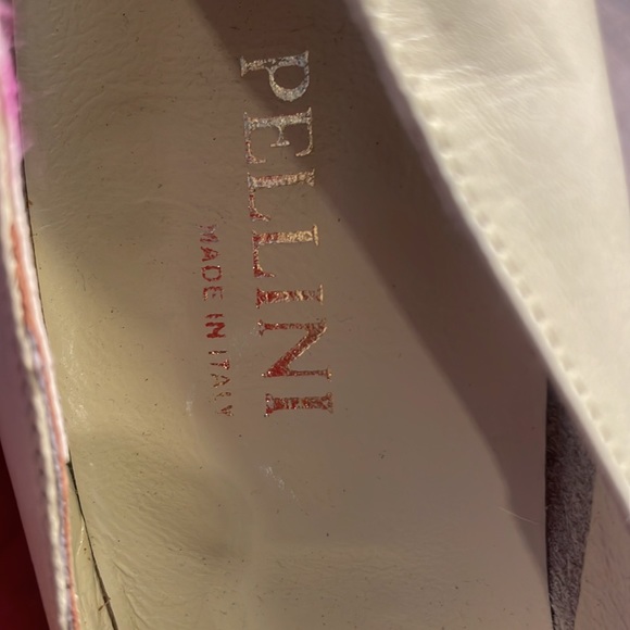 Rare brand new Vintage leather pumps. Pistachio soft butter leather. - Picture 3 of 9